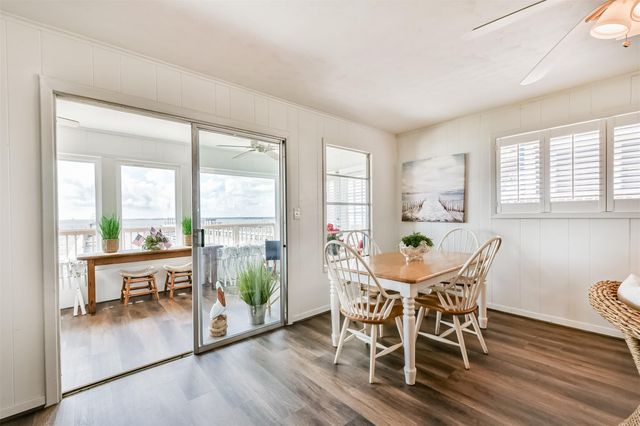 1521 John Street, San Leon, TX 77539