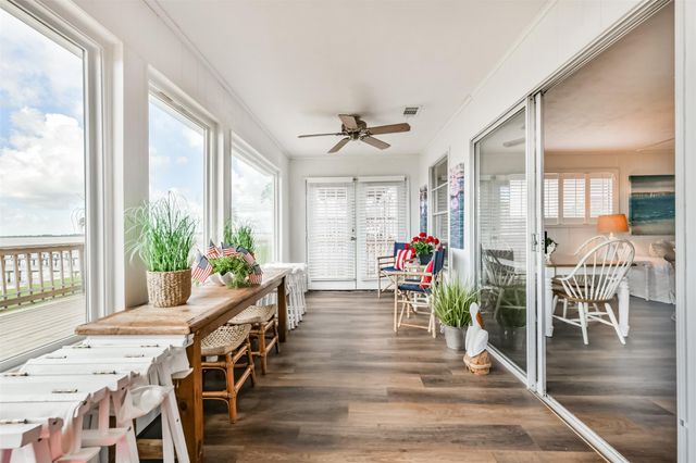 1521 John Street, San Leon, TX 77539