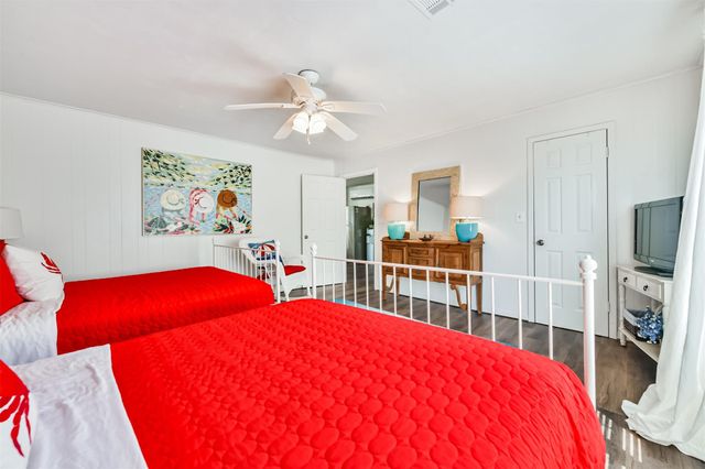 1521 John Street, San Leon, TX 77539