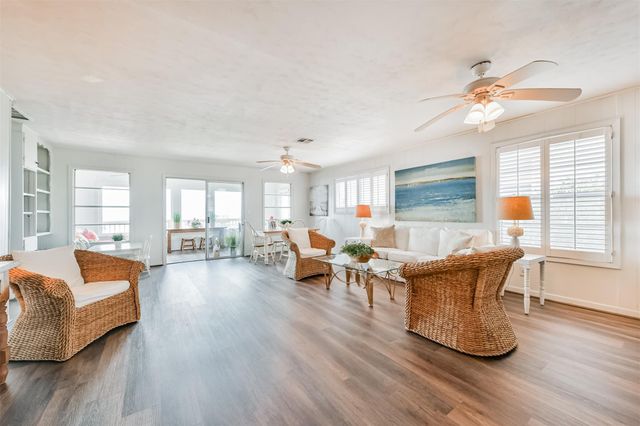 1521 John Street, San Leon, TX 77539