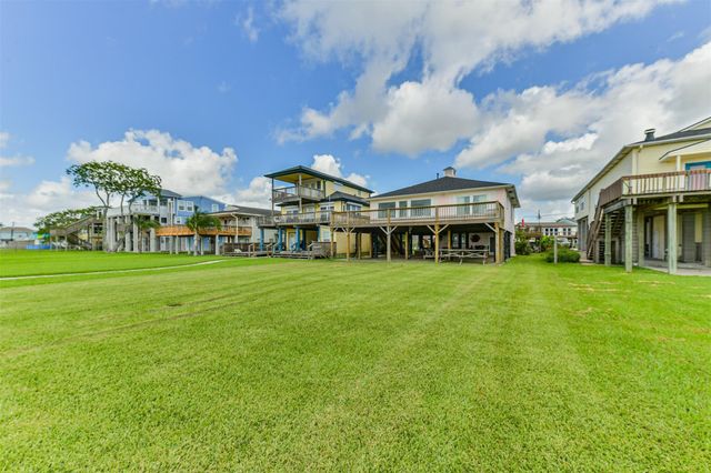 1521 John Street, San Leon, TX 77539