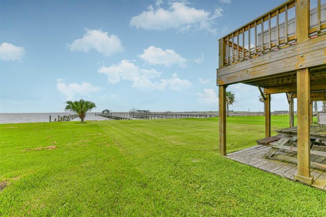 1521 John Street, San Leon, TX 77539