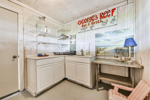 1521 John Street, San Leon, TX 77539
