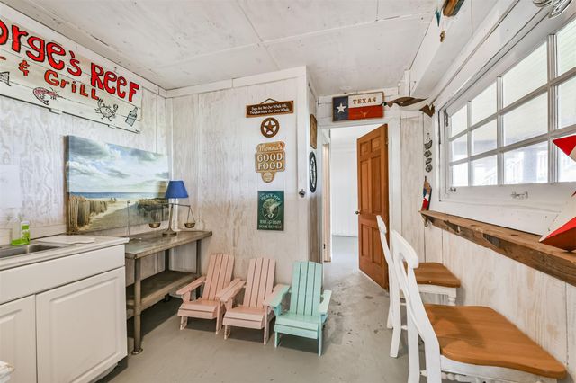 1521 John Street, San Leon, TX 77539