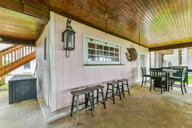 1521 John Street, San Leon, TX 77539