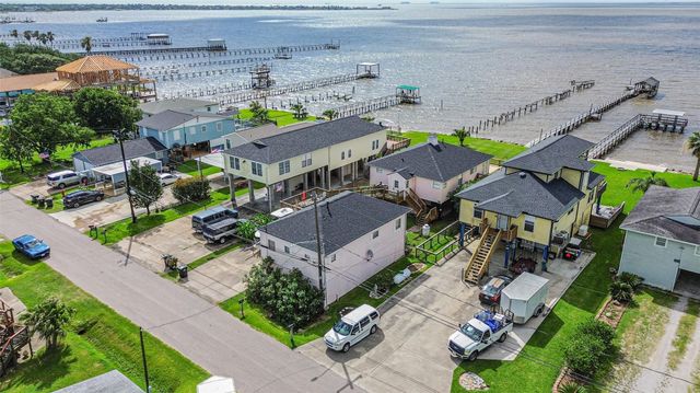 1521 John Street, San Leon, TX 77539