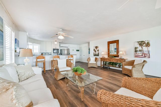 1521 John Street, San Leon, TX 77539