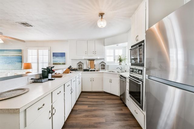 1521 John Street, San Leon, TX 77539