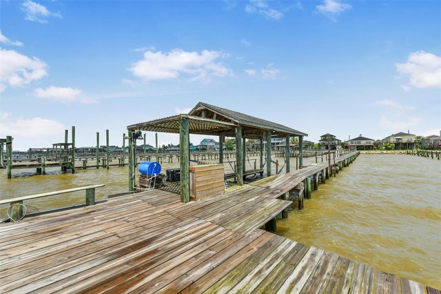 1521 John Street, San Leon, TX 77539