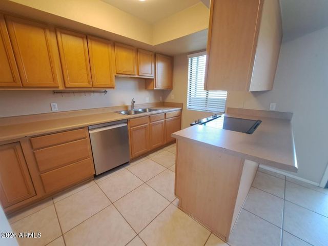 2524 S EL PARADISO Drive 39, Mesa, AZ 85202