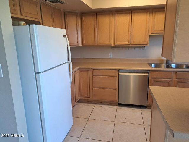 2524 S EL PARADISO Drive 39, Mesa, AZ 85202