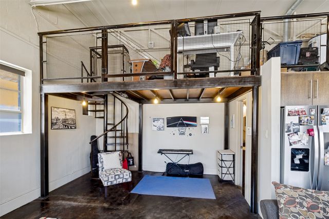 215 N Walton Street 1, Dallas, TX 75226