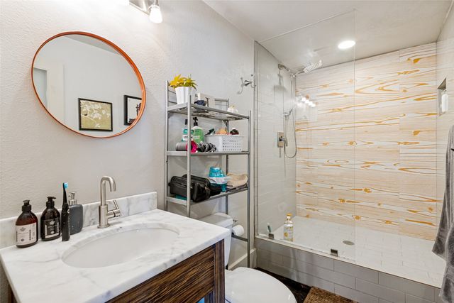 215 N Walton Street 1, Dallas, TX 75226