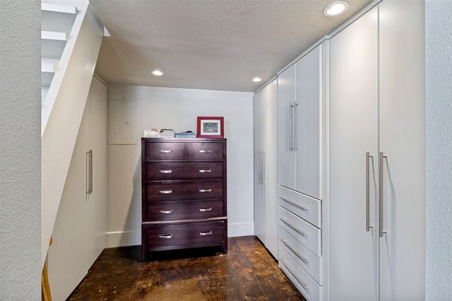 215 N Walton Street 1, Dallas, TX 75226