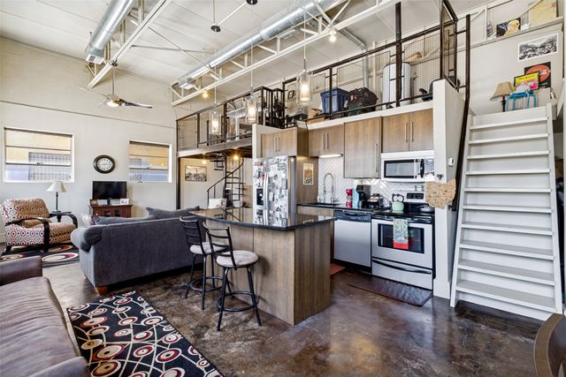 215 N Walton Street 1, Dallas, TX 75226