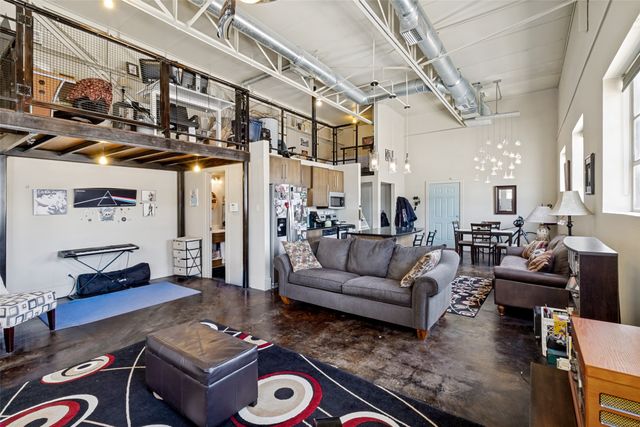 215 N Walton Street 1, Dallas, TX 75226