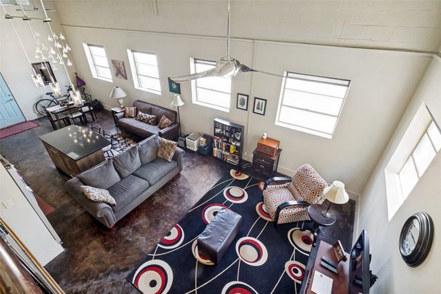 215 N Walton Street 1, Dallas, TX 75226