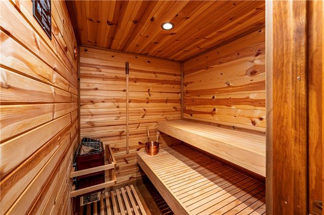 12620 GLENWOOD DRIVE, North Huntingdon, PA 15642