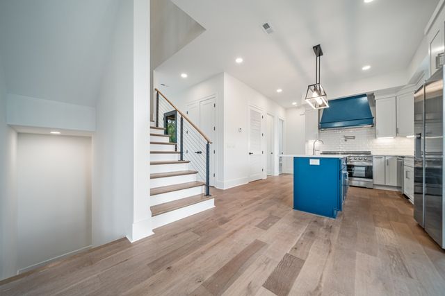 6011 Hill Cir, Nashville, TN 37209