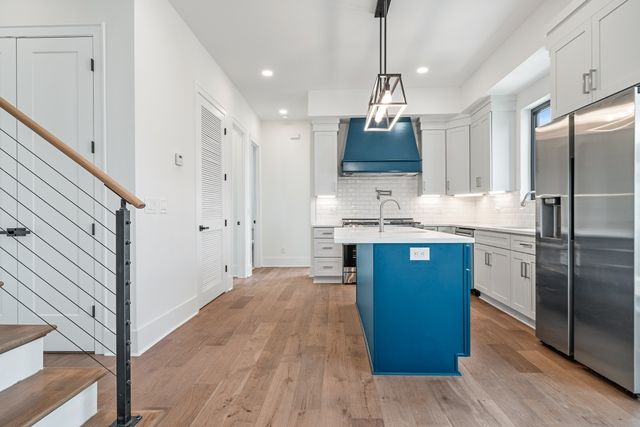 6011 Hill Cir, Nashville, TN 37209