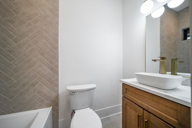 6011 Hill Cir, Nashville, TN 37209