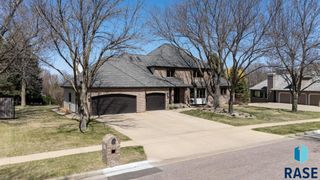 904 W Chicory Ln, Sioux Falls, SD 57108