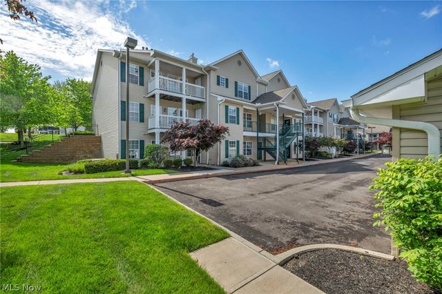 29832 Lenox Drive 227, Westlake, OH 44145