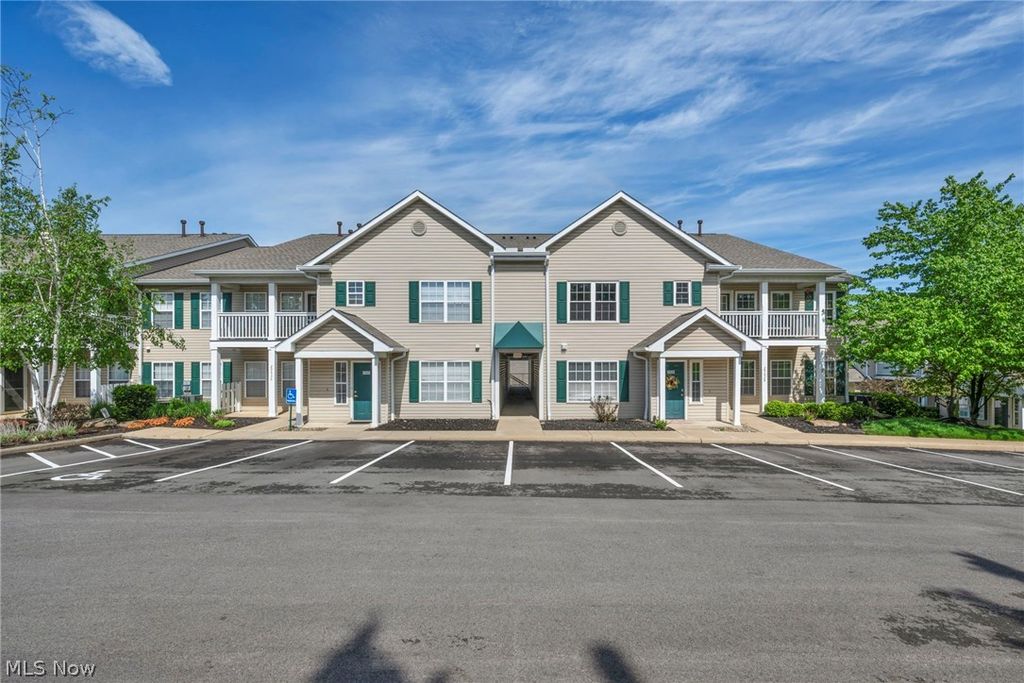 29832 Lenox Drive 227, Westlake, OH 44145