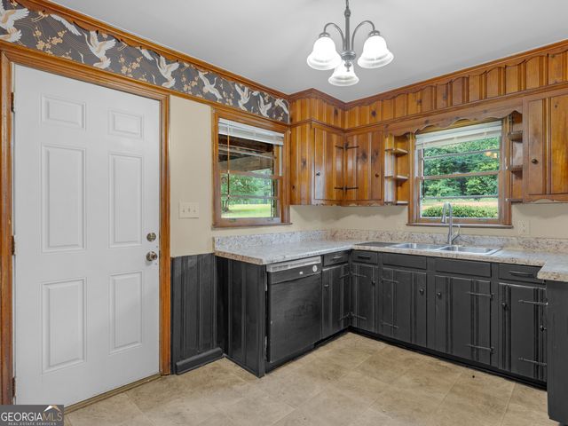 1782 Upper River Road, Macon, GA 31211