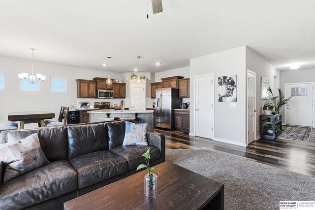 5124 N 180th Avenue, Elkhorn, NE 68022