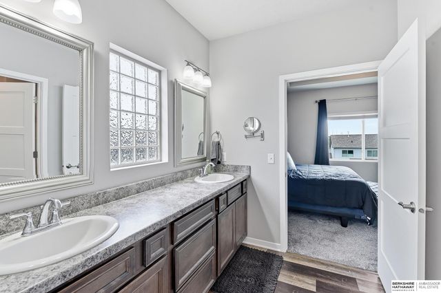5124 N 180th Avenue, Elkhorn, NE 68022