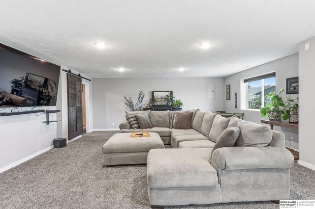 5124 N 180th Avenue, Elkhorn, NE 68022