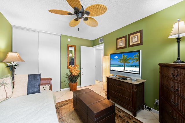 2768 CARAMBOLA Circle S 101, Coconut Creek, FL 33066