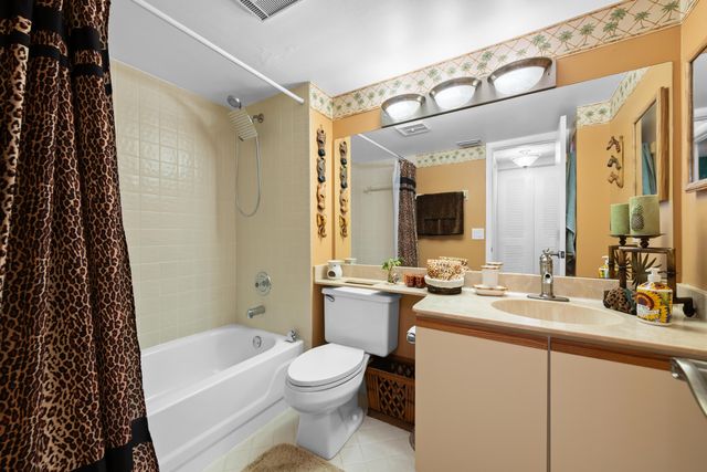 2768 CARAMBOLA Circle S 101, Coconut Creek, FL 33066