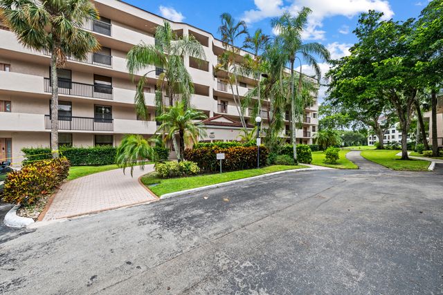 2768 CARAMBOLA Circle S 101, Coconut Creek, FL 33066