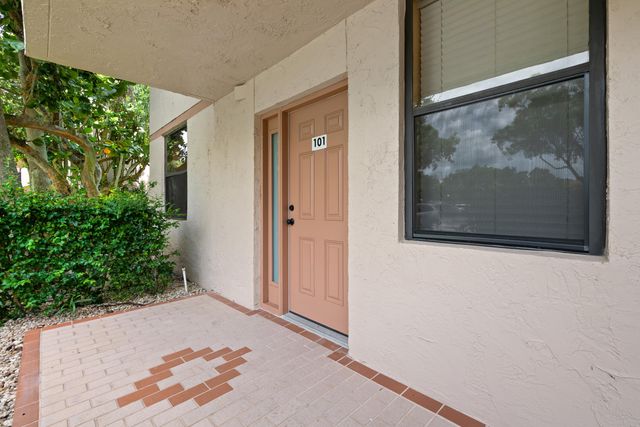 2768 CARAMBOLA Circle S 101, Coconut Creek, FL 33066