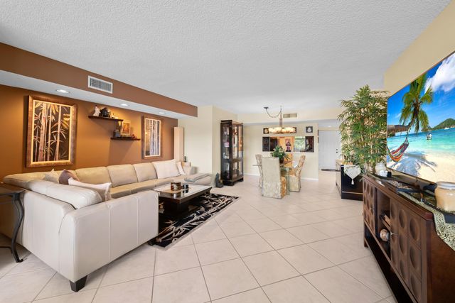 2768 CARAMBOLA Circle S 101, Coconut Creek, FL 33066