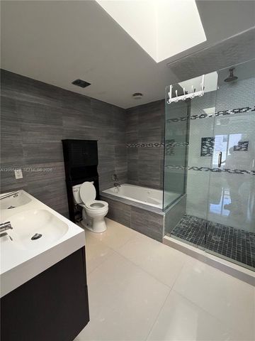 313 Hendricks Isle 4, Fort Lauderdale, FL 33301