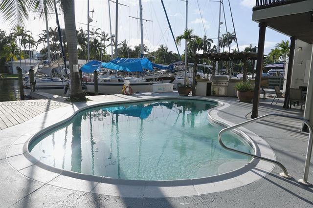 313 Hendricks Isle 4, Fort Lauderdale, FL 33301