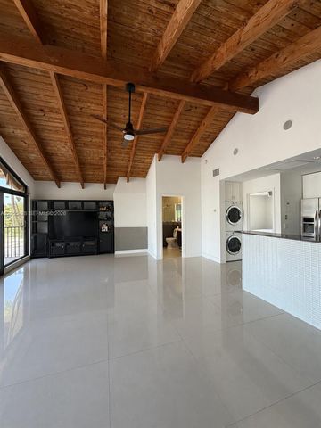 313 Hendricks Isle 4, Fort Lauderdale, FL 33301