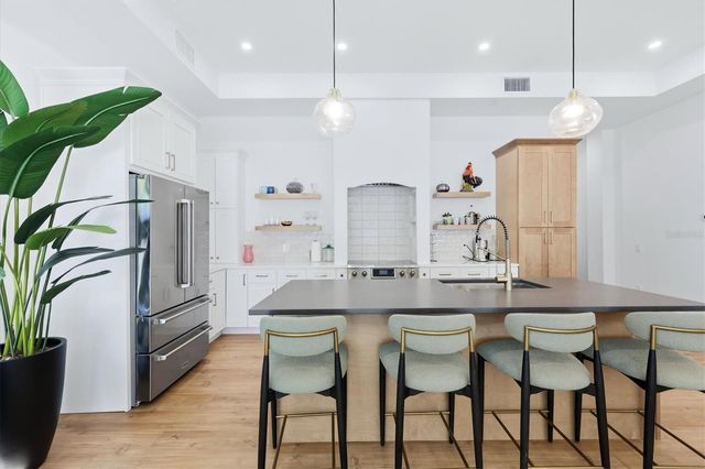 2538 TRINIDAD STREET, Sarasota, FL 34231