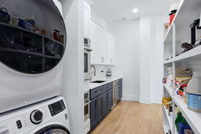 2538 TRINIDAD STREET, Sarasota, FL 34231