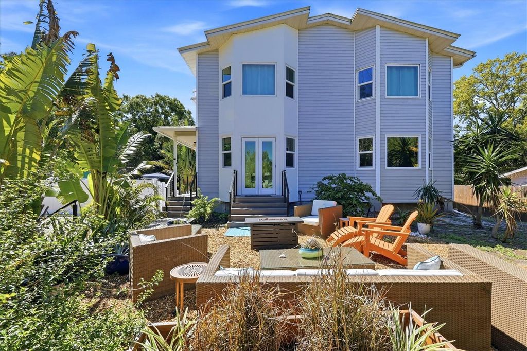 2538 TRINIDAD STREET, Sarasota, FL 34231