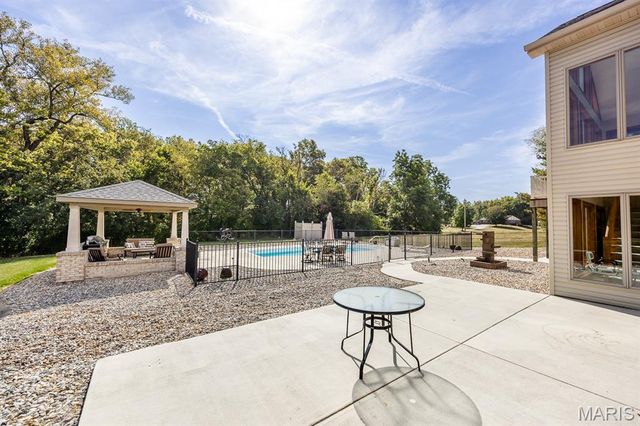 71 Josiah Lane, Millstadt, IL 62260