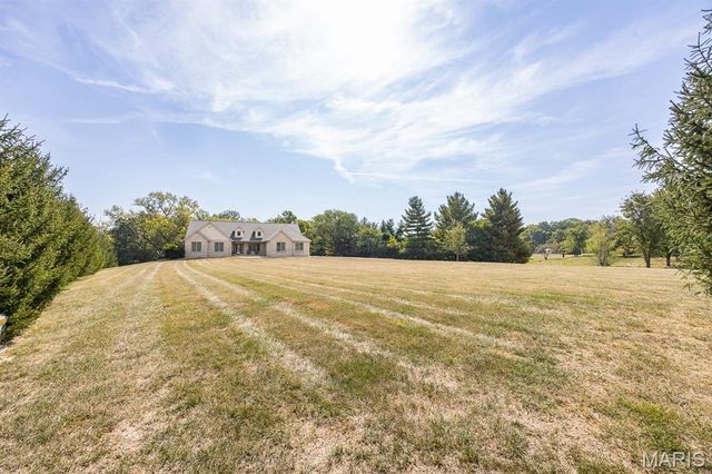 71 Josiah Lane, Millstadt, IL 62260