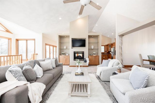 71 Josiah Lane, Millstadt, IL 62260