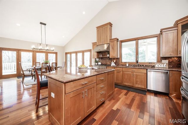 71 Josiah Lane, Millstadt, IL 62260