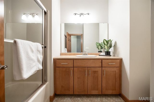 71 Josiah Lane, Millstadt, IL 62260