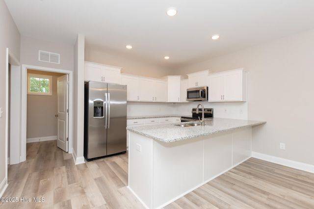 190 Coastline Circle, Swansboro, NC 28584