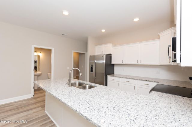 190 Coastline Circle, Swansboro, NC 28584